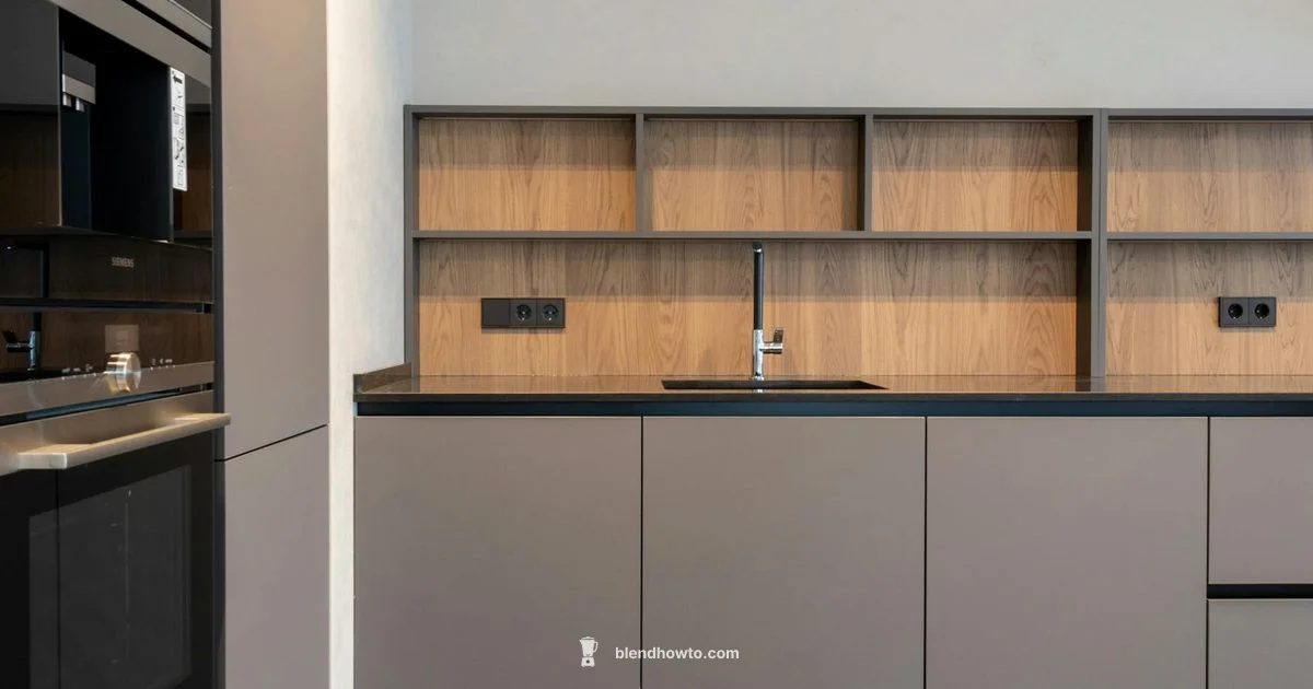 Blender vs Hand Mixer - BlendHowTo