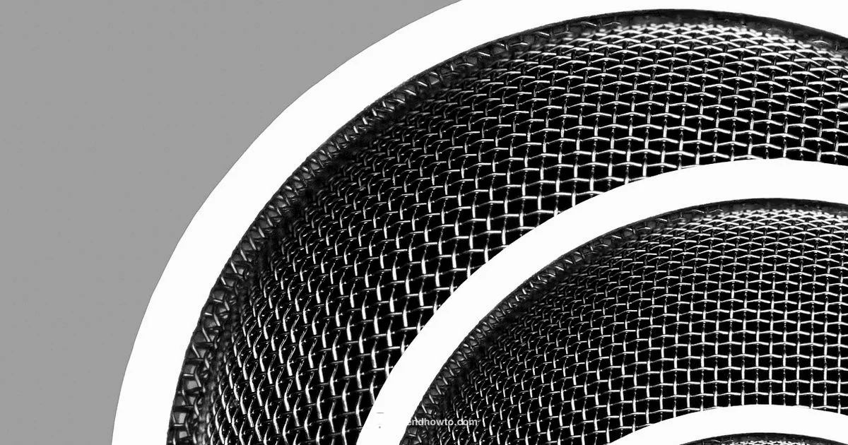 Strain Juice Like a Pro - BlendHowTo